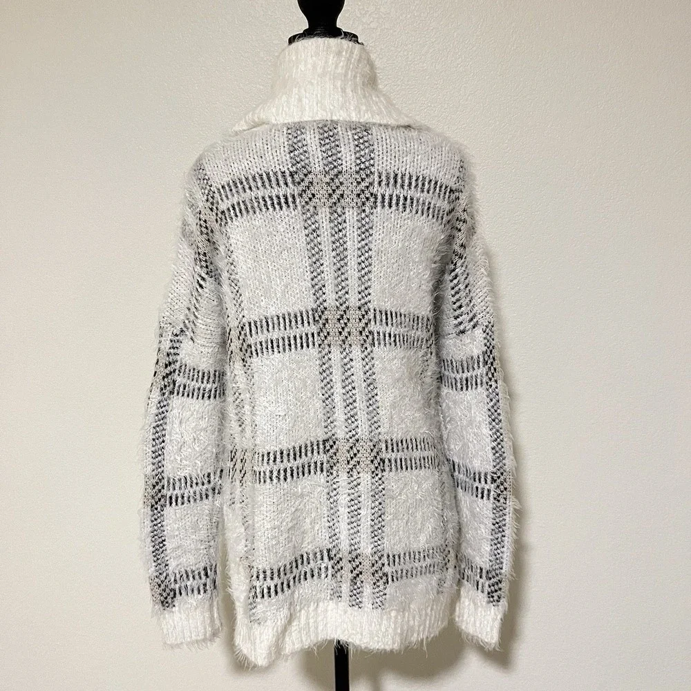 Sanctuary Women's Striped Plaid White Black‎ Soft Pullover Sweater Size XS